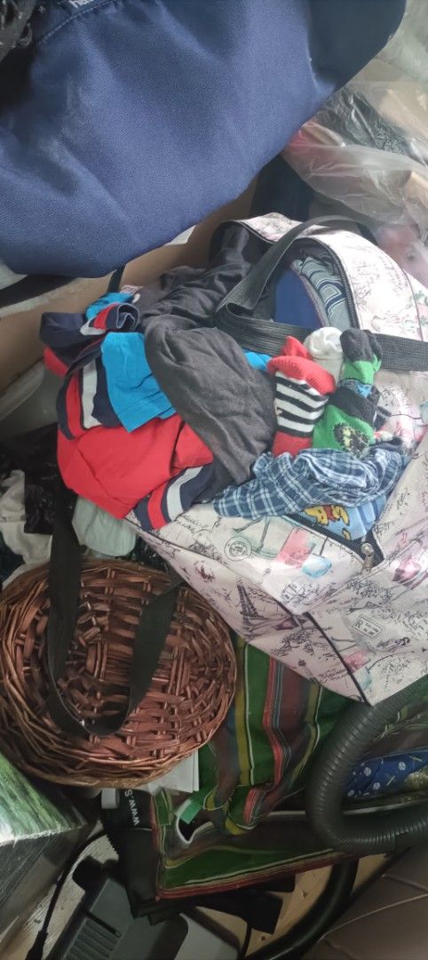 Kids clothes (Category: Babies & Kids Fashion) located in Singapore. Submitted by victorian81 (Listing ID 1374027102, Image 1). Description: take eveyrhing in this bundle at $40 for 20 odd kids clothes no choosing . come with many freebies while stocks last.
