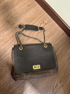 (Category: ) located in . Submitted by tingting11 (Listing ID 1374036756, Image 1). Description: .