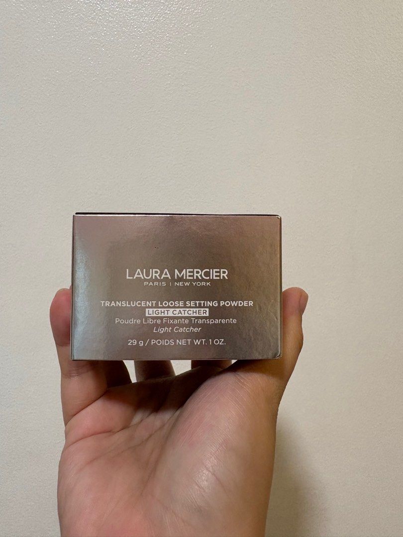 Laura Mercier Translucent Powder Light Catcher (Category: Makeup) located in Taguig. Submitted by cassiopeiasky (Listing ID 1374121064, Image 1). Description: .