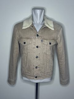 (Category: ) located in . Submitted by clothes_on_sale (Listing ID 1374118519, Image 1). Description: .