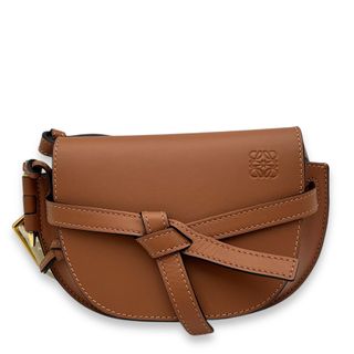 (Category: ) located in . Submitted by carousellluxury (Listing ID 1374024115, Image 1). Description: .