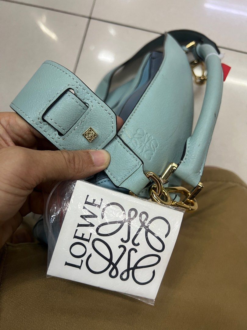 Loewe Puzzle (Category: Luxury Bags & Wallets) located in Bacolod City. Submitted by novymae23 (Listing ID 1374084055, Image 3). Description: Loewe Puzzle Size Small Excellent Condition .