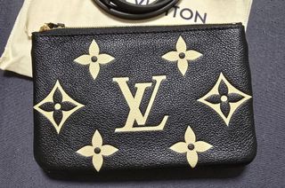 (Category: ) located in . Submitted by impulsive.pauline (Listing ID 1374021128, Image 1). Description: .