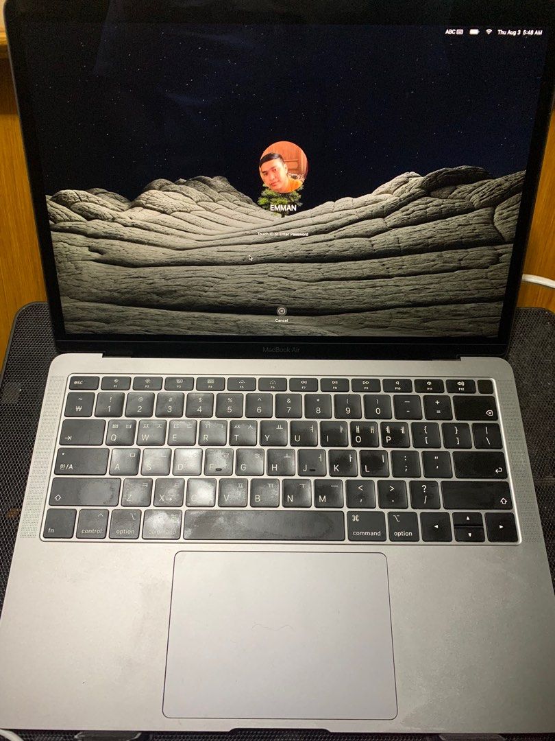 Macbook Air 2019 (Category: Laptops & Notebooks) located in Cavite. Submitted by emmssssdonceras (Listing ID 1374115990, Image 2). Description: 13 Inch Intel Core i5 Memory 8GB Storage 128GB.