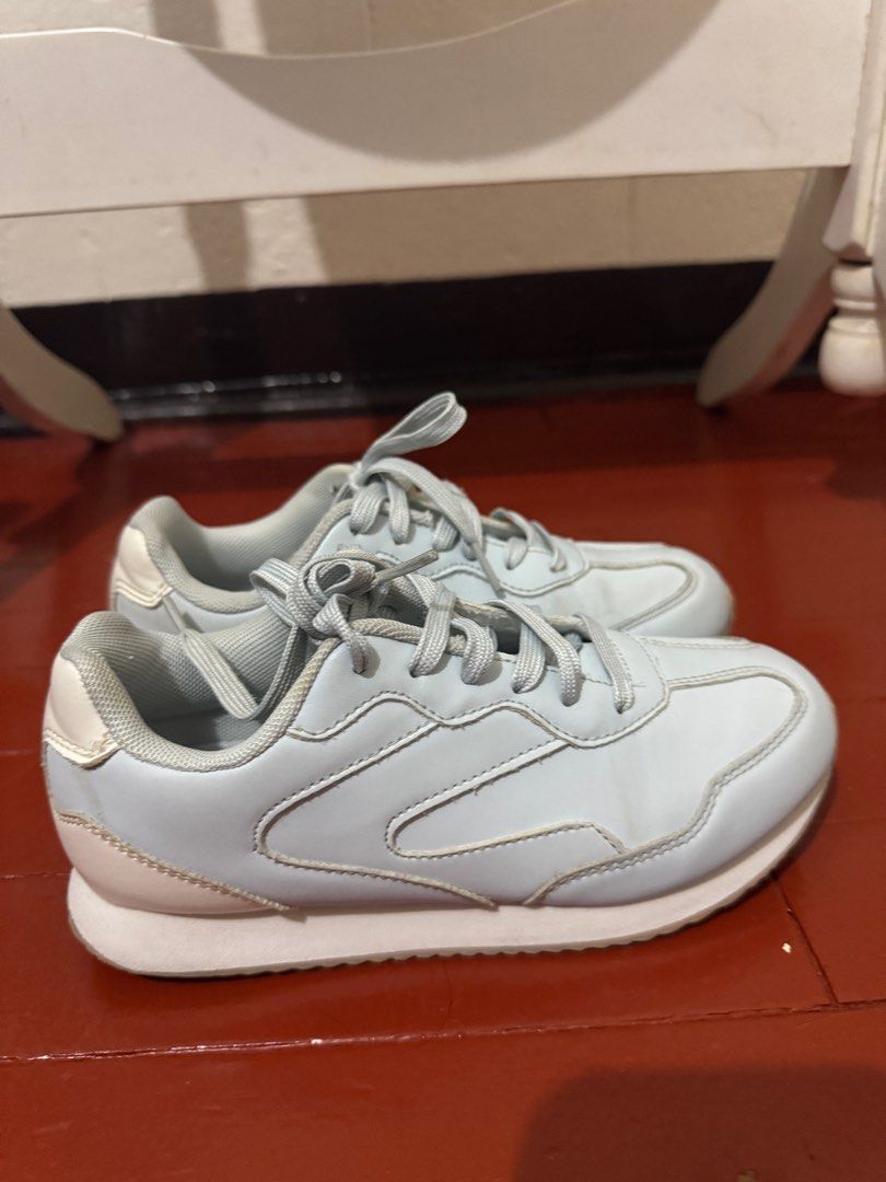 Mango sneakers (Category: Babies & Kids Fashion) located in Makati City. Submitted by thriftyfive (Listing ID 1373979160, Image 3). Description: .