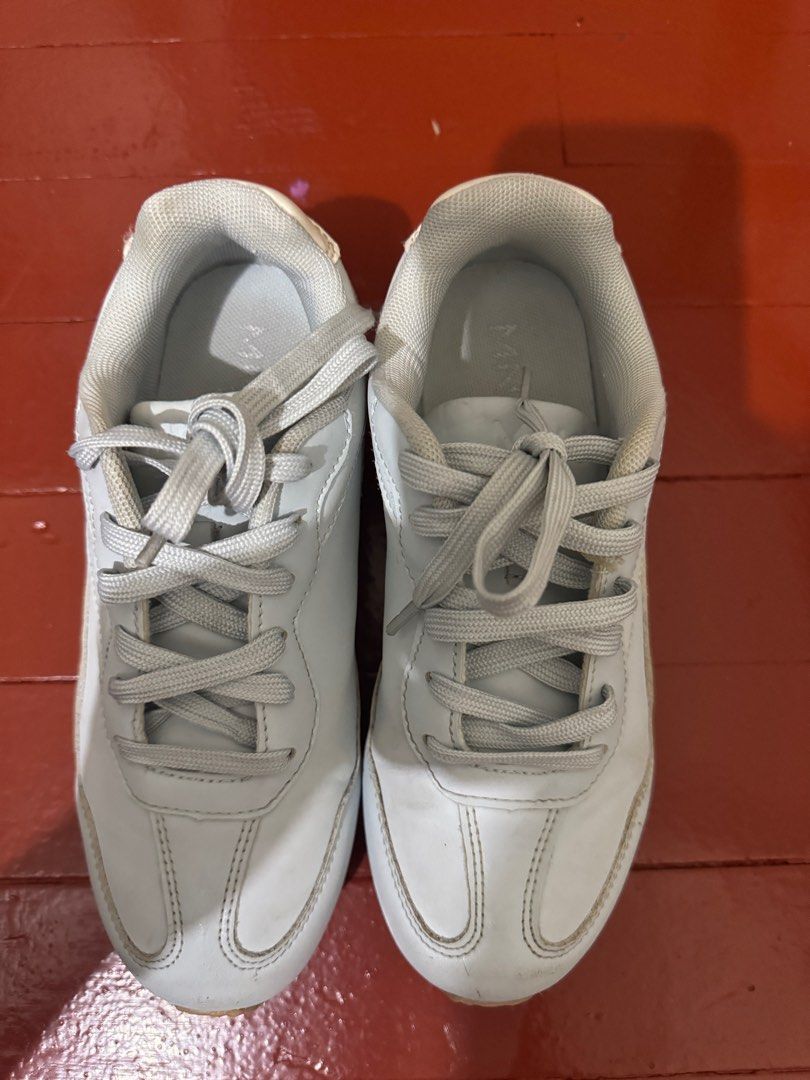 Mango sneakers (Category: Babies & Kids Fashion) located in Makati City. Submitted by thriftyfive (Listing ID 1373979160, Image 2). Description: .