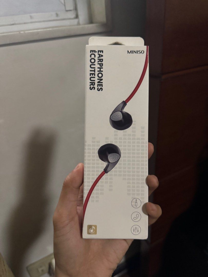 Miniso Earphones (Category: Earphones) located in Pasig City. Submitted by beautyloversph (Listing ID 1374049725, Image 1). Description: Bnew from miniso.