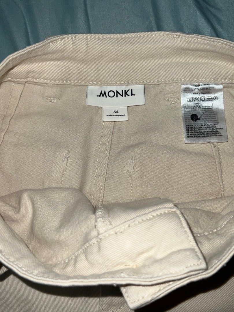 Monki White Pants (Category: Other Bottoms) located in Manila. Submitted by declutter365days (Listing ID 1374074377, Image 3). Description: Comfortable and stretch pants Good fit for 5 ft height Bought from Monki SM Megamall branch Rfs: Decluttering Last Price 250 see minor defects (white stain from laundry) in pictures Fits Small to Medium Last price PHP 300 .