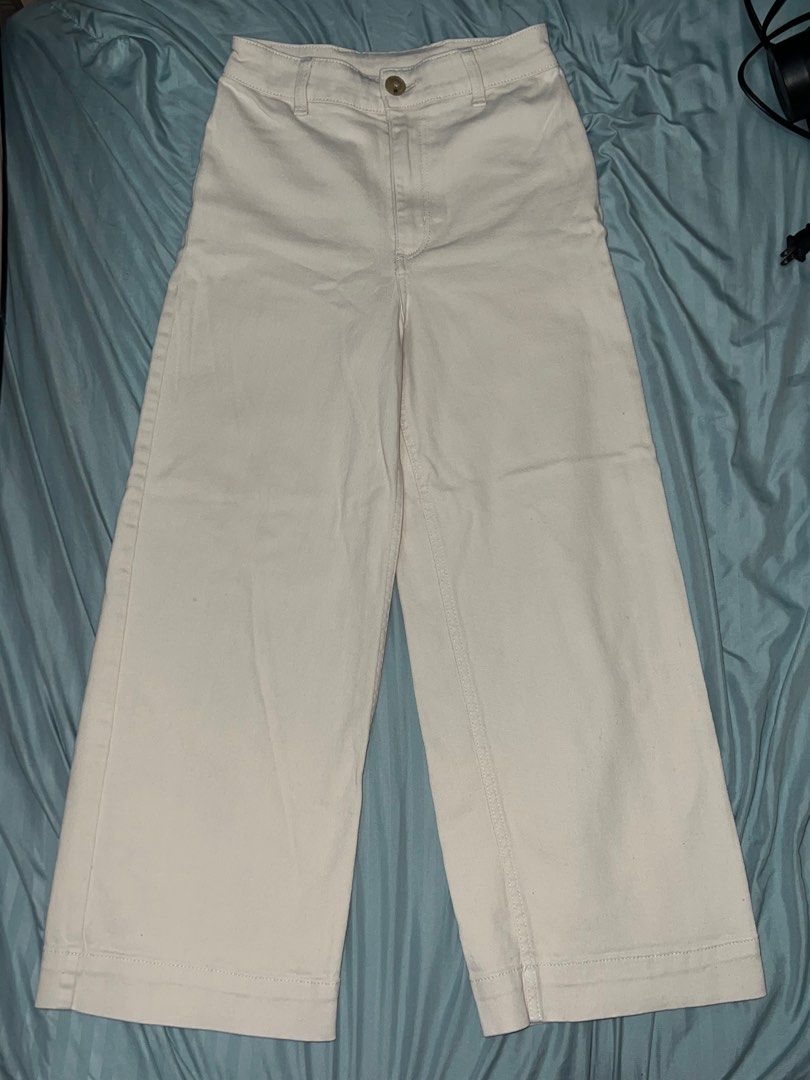 Monki White Pants (Category: Other Bottoms) located in Manila. Submitted by declutter365days (Listing ID 1374074377, Image 2). Description: Comfortable and stretch pants Good fit for 5 ft height Bought from Monki SM Megamall branch Rfs: Decluttering Last Price 250 see minor defects (white stain from laundry) in pictures Fits Small to Medium Last price PHP 300 .
