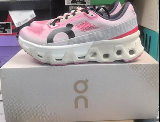 (Category: ) located in . Submitted by khai.uasneakers (Listing ID 1374118464, Image 1). Description: .