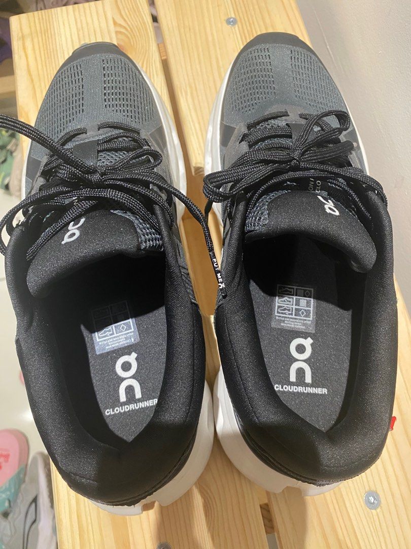 OnCloud CloudRunner 2 (Category: Sneakers) located in Kuala Lumpur. Submitted by amadk (Listing ID 1374035309, Image 3). Description: Size Jpn 26.5cm. Bought wrong size used just twice..