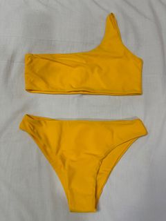 (Category: ) located in . Submitted by onlyprelovedlies (Listing ID 1374131025, Image 1). Description: .