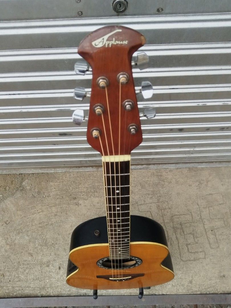 Ovation Applause (Category: Musical Instruments) located in Baguio. Submitted by kikay_moto (Listing ID 1374094638, Image 1). Description: Ovation Applause Deep Bowl Low string action Great sounding.