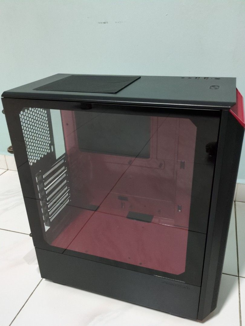 Phanteks P300A mesh (Category: Desktops) located in Singapore. Submitted by seaklsh (Listing ID 1374101940, Image 1). Description: well used case, specs in link below https://www.tomshardware.com/reviews/phanteks-eclipse-p300a - 1 front usb port not working - screws, HDD bay all still available in a ziplock, no fans - no box - self collect at 680353 ONLY.