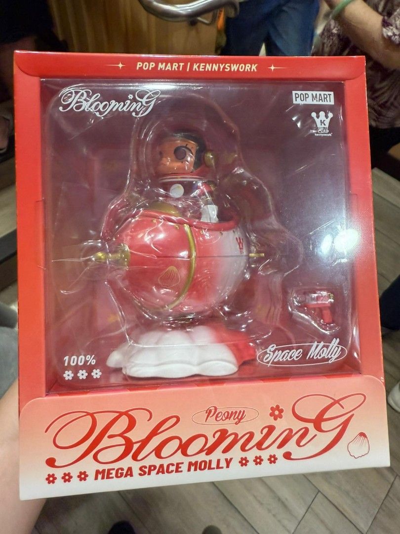 Pop Mart Mega Space Molly Blooming Series Peony 100% 綻放