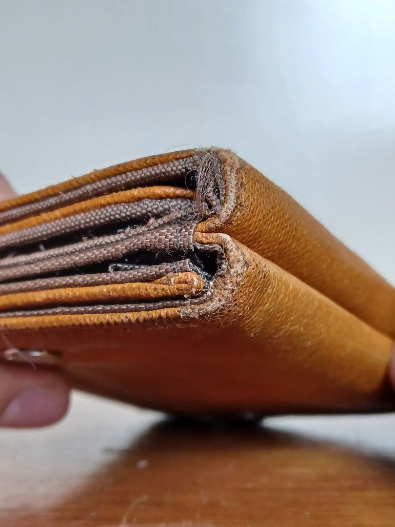 Porter wallet (Category: Wallets & Card Holders) located in Baguio. Submitted by restyrille77846 (Listing ID 1374055893, Image 3). Description: Secondhand Buy as is What you see is what you get Pm is the key Location baguio city Dropping area mabini shopping center stall 10 Plus shipping fee sa malayo Payment via gcash bpi palawan cebuana Courier jrs or j&t First to pay owns the item No reservation no cancellation No return no exchange No cop no 