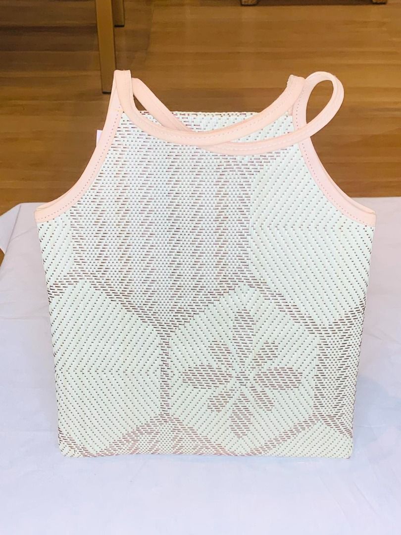 PRE-LOVED LAPTOP SLEEVE (Category: Laptop Bags & Sleeves) located in Taguig. Submitted by timbermate-hmt (Listing ID 1374010655, Image 3). Description: PRE - LOVED Assorted Women's Bag Collection One - time use only .