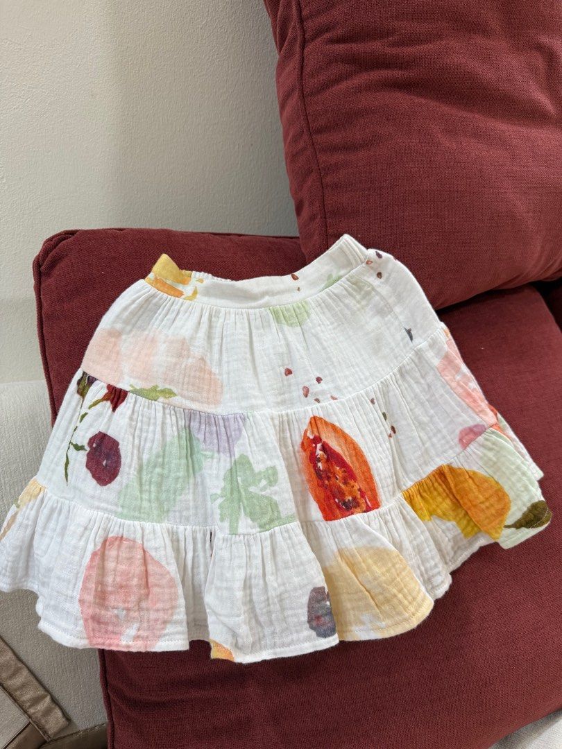 Skirt Love bonito (Category: Babies & Kids Fashion) located in Singapore. Submitted by tiny2905 (Listing ID 1373991373, Image 1). Description: My girl wear 2 times only.