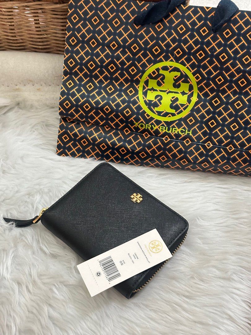 Tory Burch Emerson Medium Wallet in Black • ORIGINAL (Category: Luxury Bags & Wallets) located in Las Pinas. Submitted by thestylecapital (Listing ID 1374039215, Image 2). Description: Authentic Tory Burch wallet Emerson in Medium Bifold & with zipper Comes with paper bag only :) Like new. Used for a while but no visible flaws. Hardware still gold. .