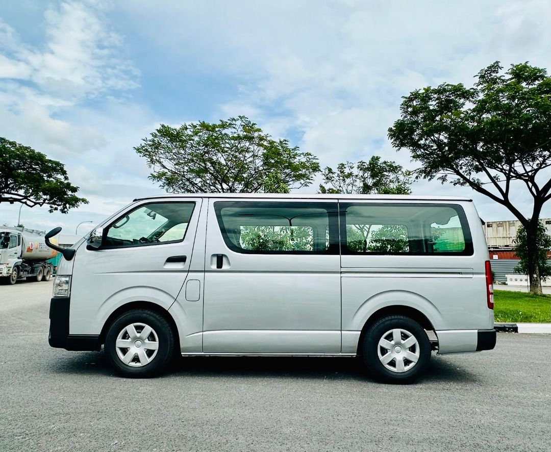 Toyota Hiace 2.8 DX Auto62885348540035111