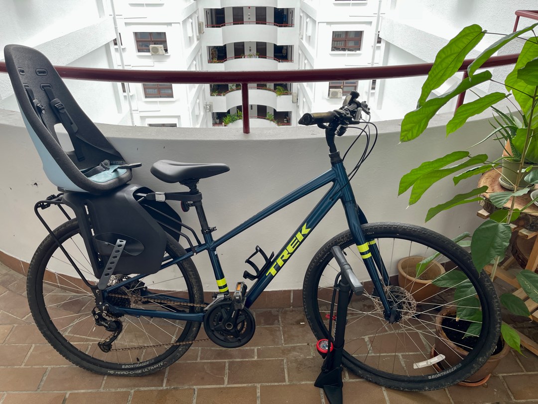 Trek bike with child seat, Sports Equipment, Bicycles Parts