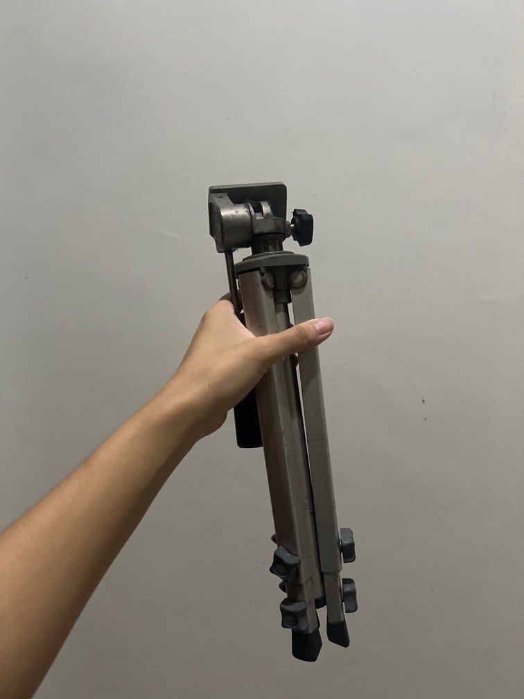 Vintage camera tripod stand velbon tripak (Category: Tripods & Monopods) located in Paranaque City. Submitted by sunnysideupsunday (Listing ID 1374074957, Image 3). Description: Weathered but still works well.
