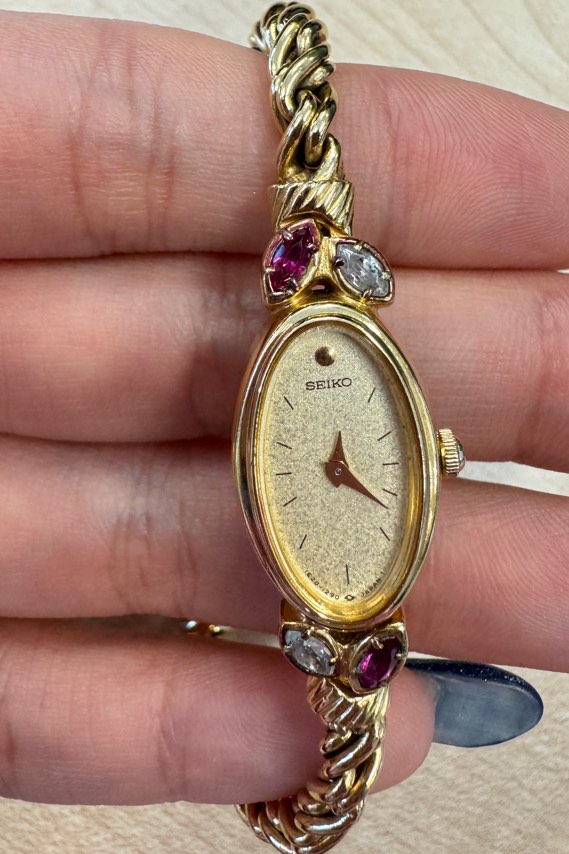 Vintage Seiko with Rubies 1E20-5760, Luxury, Watches on Carousell