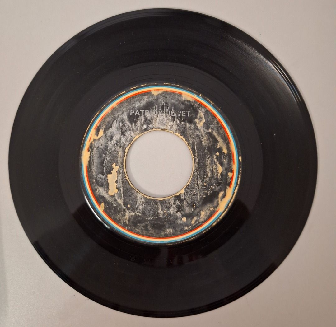 Vinyl records for decor (Category: Vinyls) located in Manila. Submitted by dlssbc (Listing ID 1374074567, Image 2). Description: 7 inch vinyl records for decor. Selling as a set of 6 records for P1000. Bare records no cover, no sleeves & not playable. MOP: BDO or GCash Delivery via Lalamove. Buyer shoulders shipping fee. PM if interested to buy.