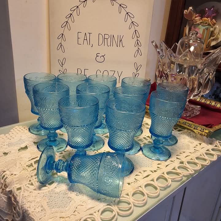 Wine/water goblets (Category: Other Kitchenware & Tableware) located in Bacoor. Submitted by casitaaliyah (Listing ID 1373998067, Image 3). Description: modern vintage goblets to elevate your tablescape price range between P600 and P900 per set of 6.