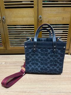 (Category: ) located in . Submitted by khailishoppe (Listing ID 1374092556, Image 1). Description: .