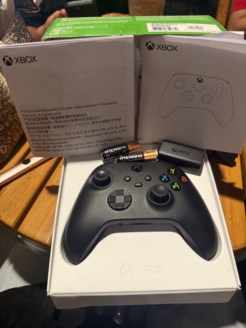 Xbox controller (Category: Xbox) located in Quezon City. Submitted by jadejoaquin16 (Listing ID 1374076291, Image 3). Description: Xbox wireless controller carbon black (asian) Brand new open for testing Free chargeable battery .