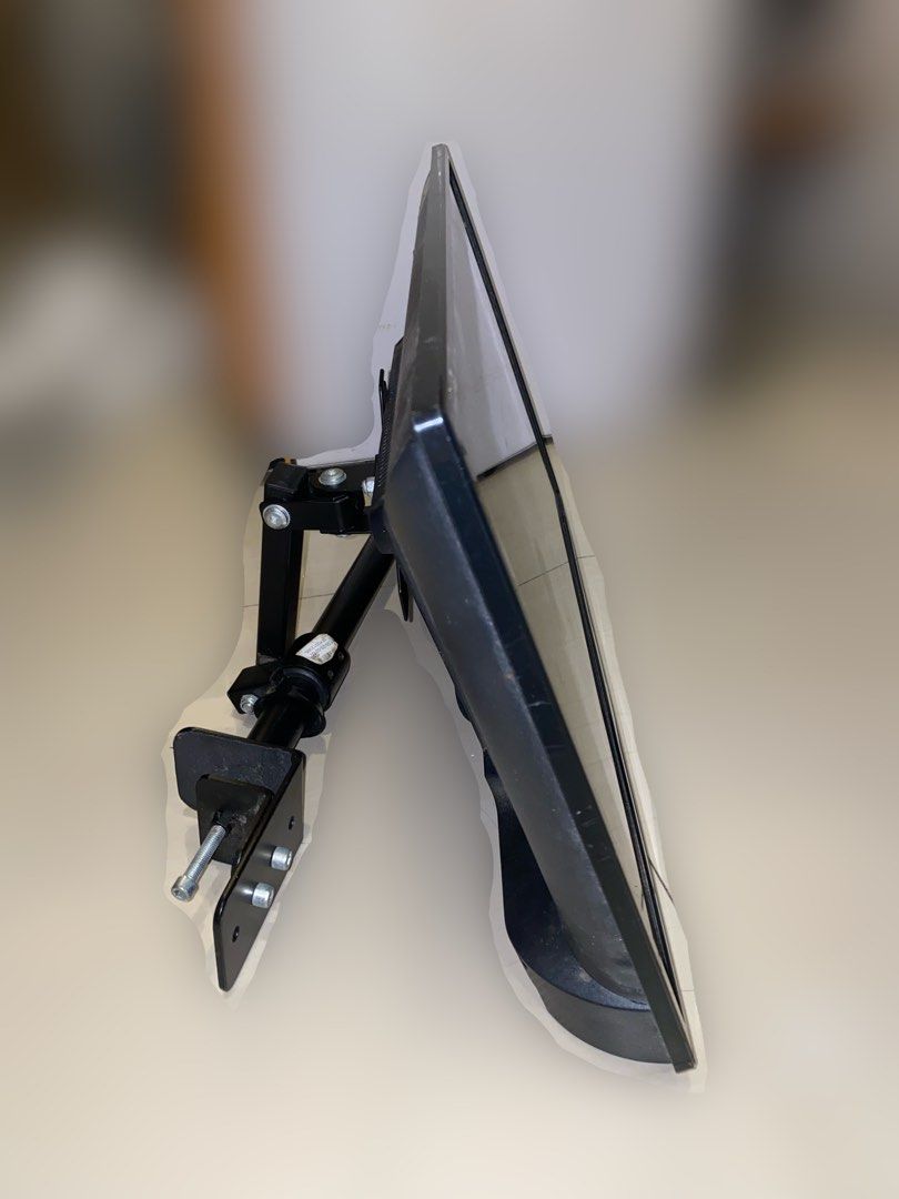Xenon LE2470 24" w/ arm bracket - USED (Category: TV) located in Las Pinas. Submitted by Yellowish (Listing ID 1374060523, Image 3). Description: Interested buyer pls pm Loc : Las Pinas City , BF Resort.