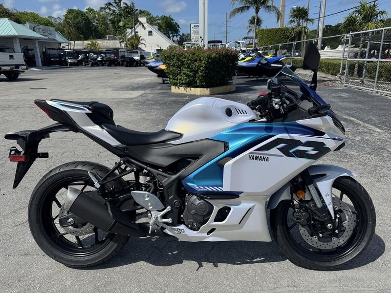 Yamaha Yzf-r32 2025, Motorbikes on Carousell