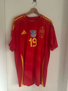 (Category: ) located in . Submitted by sellingusedclothes11 (Listing ID 1374238353, Image 1). Description: .