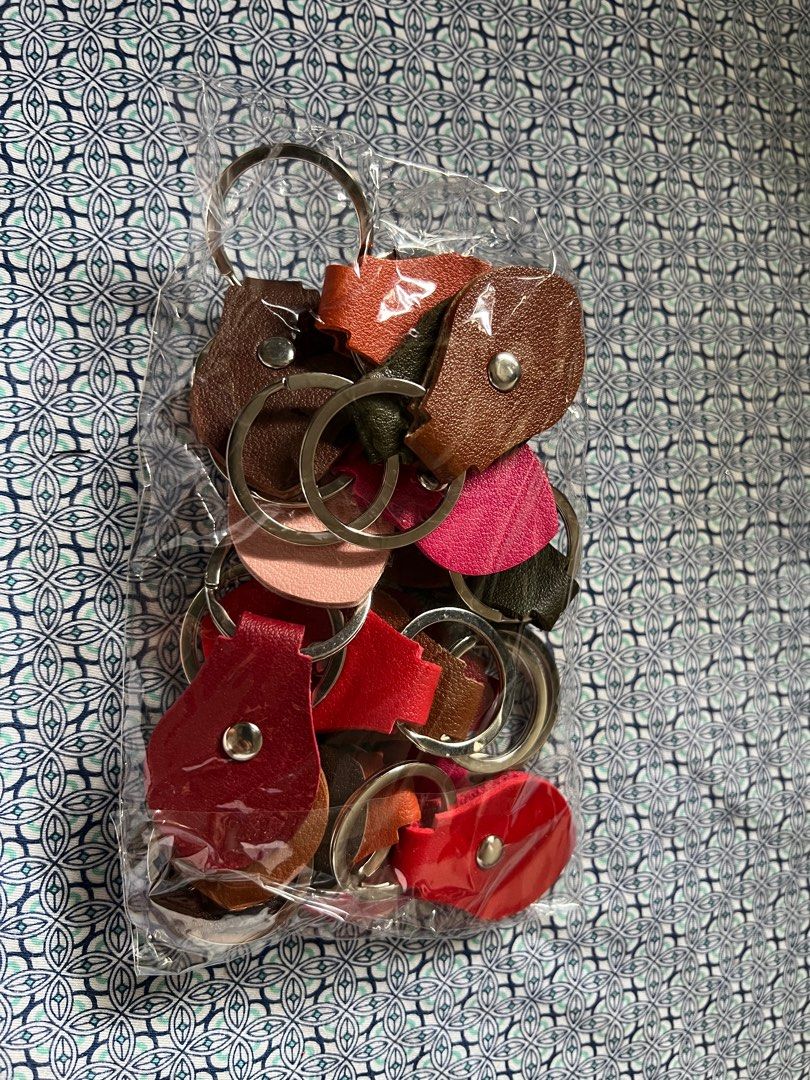 20 pcs Leather Key Chain (Category: Charms) located in Mandaluyong City. Submitted by 1hapimaki (Listing ID 1374276987, Image 1). Description: 20 pcs.