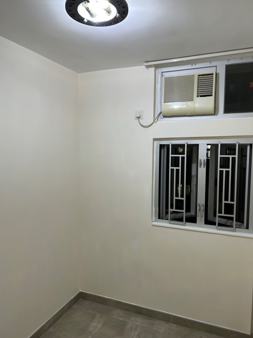 Tuen Mun three-bedroom HOS flat63437654269186112