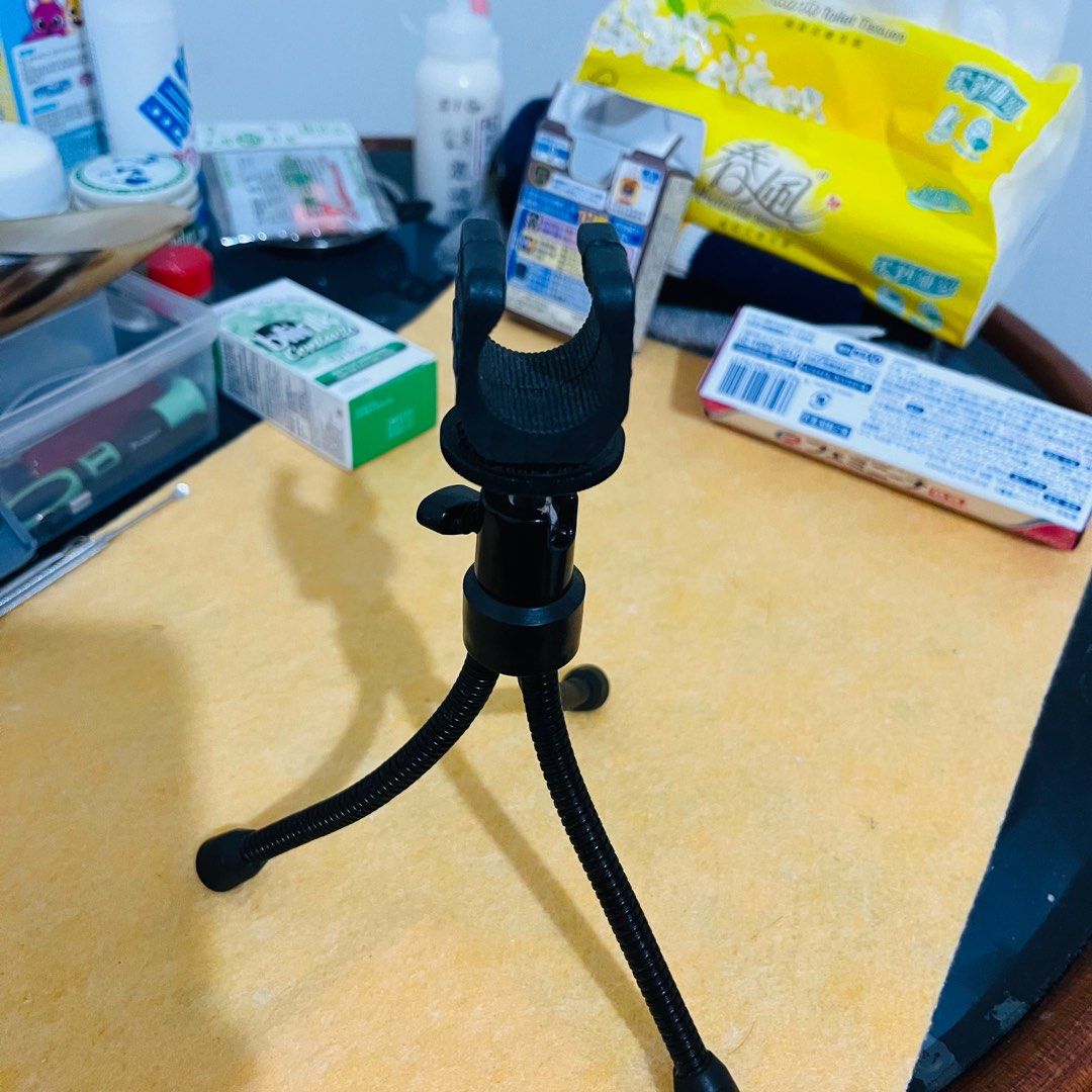 由 jimmy31491 (刊登 ID 1374294244，圖片 2) 提交，位於 新北市 (New Taipei) 的 腳架 手電筒 (類別：腳架)，說明：我都用來架手電筒。
