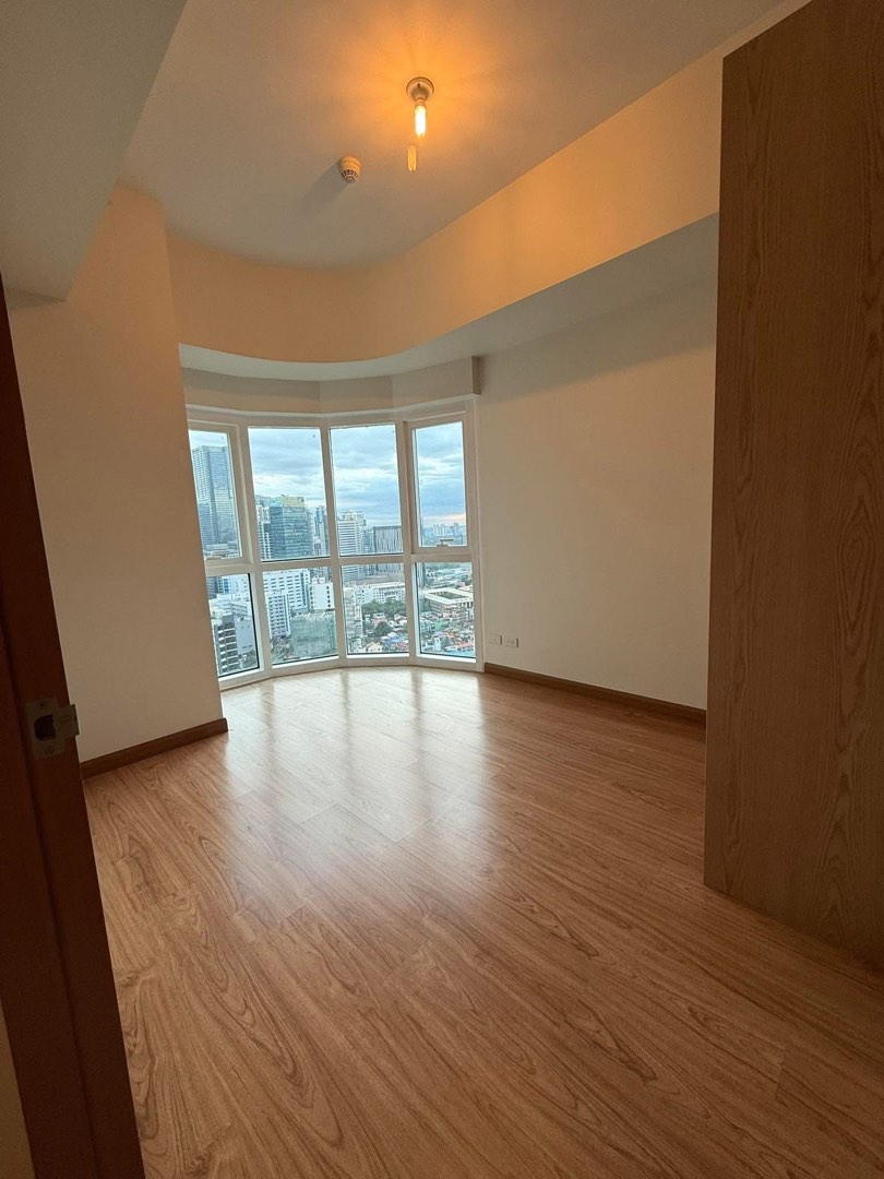 (Category: ) located in . Submitted by rephglad (Listing ID 1374255198, Image 1). Description: .