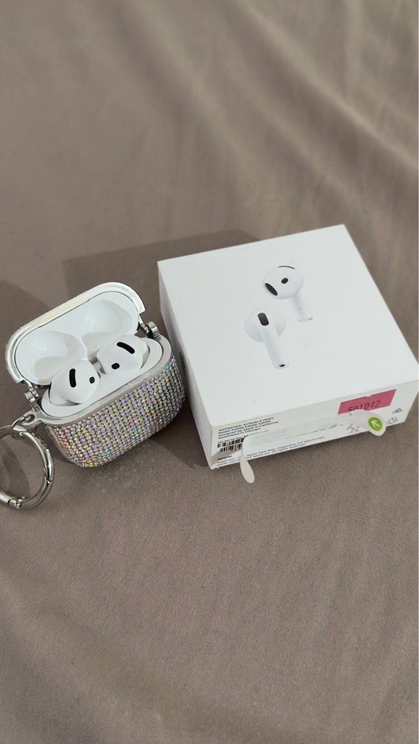 AirPods 4 Active Noice Cancellation (Category: Earphones) located in Santa Rosa. Submitted by gotitfromgez (Listing ID 1374234642, Image 1). Description: .