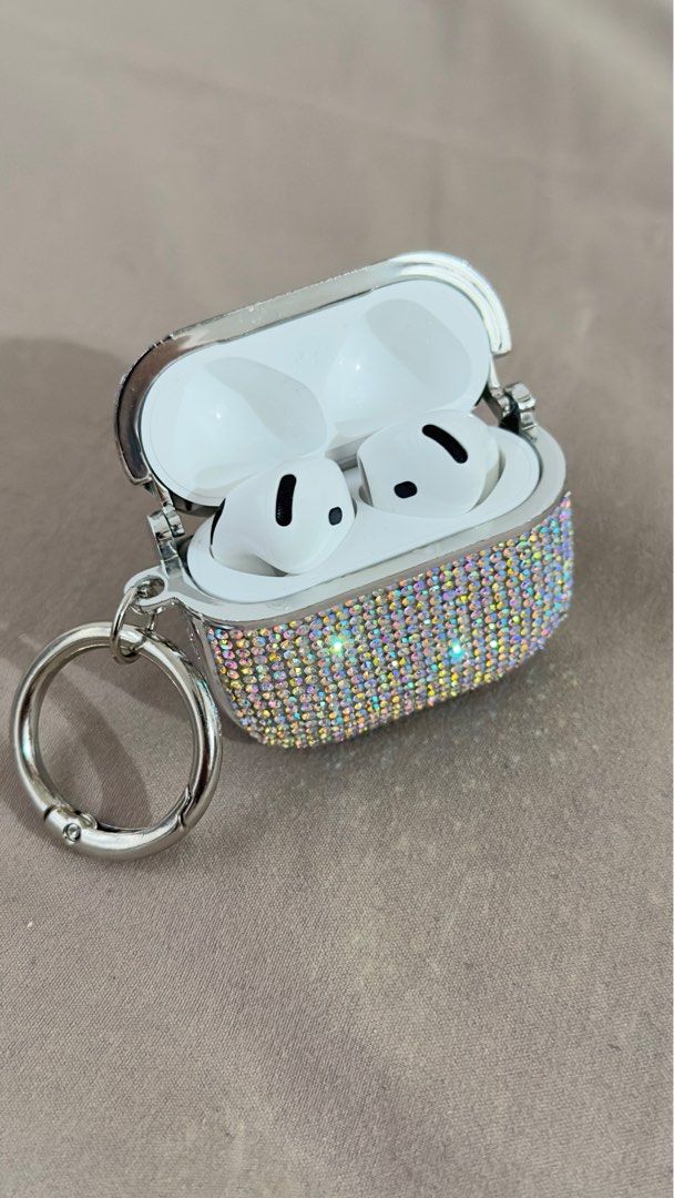 AirPods 4 Active Noice Cancellation (Category: Earphones) located in Santa Rosa. Submitted by gotitfromgez (Listing ID 1374234642, Image 3). Description: .