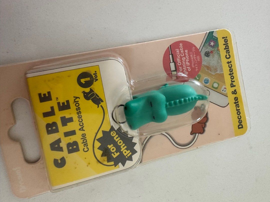 Animal protects the end of the charging cord (Category: Other Accessories) located in Singapore. Submitted by puibeh (Listing ID 1374288461, Image 3). Description: .