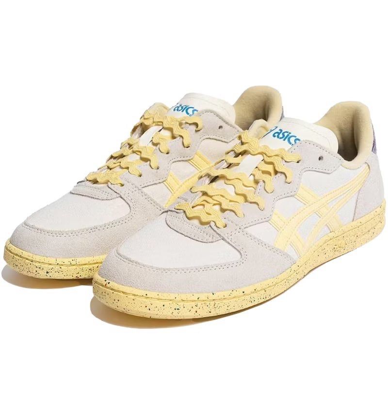 Asics Skyhand OG SneakerLAH The Mamee Monster (Category: Sneakers) located in Singapore. Submitted by sg_shopping (Listing ID 1374243702, Image 2). Description: Brand new sealed set in original packaging Size: US9 Send your offer for lower than listed price.
