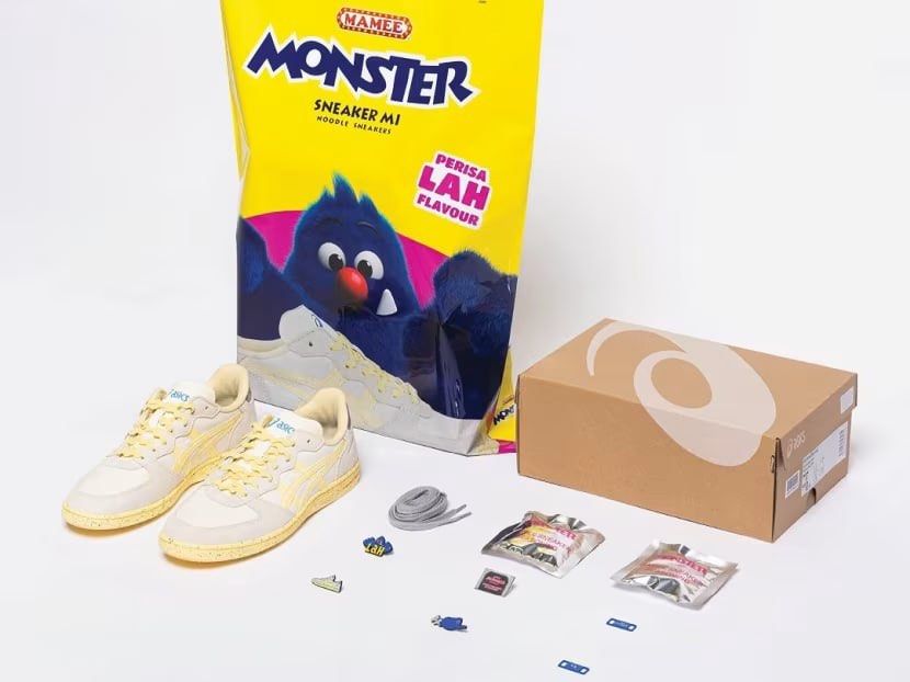 Asics Skyhand OG SneakerLAH The Mamee Monster (Category: Sneakers) located in Singapore. Submitted by sg_shopping (Listing ID 1374243702, Image 1). Description: Brand new sealed set in original packaging Size: US9 Send your offer for lower than listed price.