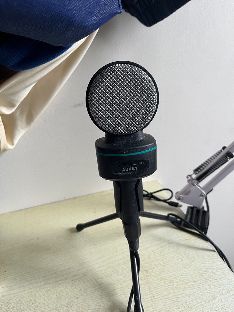 Aukey Studio microphone with stand (Category: Microphones) located in Manila. Submitted by matildawormwood26 (Listing ID 1374222400, Image 2). Description: RFS: decluttering only used thrice for a school project mode of payment: bank transfer or gcash delivery (shouldered by buyer): lalamove, grab, angkas padala.