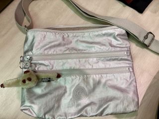 (Category: ) located in . Submitted by hannah_kpz (Listing ID 1374262112, Image 1). Description: .