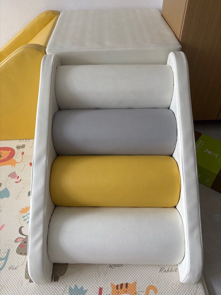Baby indoor gym (Category: Infant Playtime) located in Singapore. Submitted by worthyybuys (Listing ID 1374172589, Image 2). Description: Lightly used. Selling as baby has outgrown. First hand owner Always cleaned and disinfected regularly. No tears on play gym. .