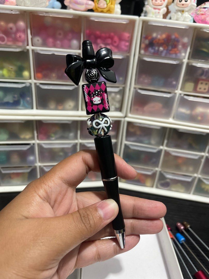 Ballpen with beads (Category: Craft Supplies & Tools) located in Rizal. Submitted by chocomallowpiestuffies (Listing ID 1374276103, Image 2). Description: Pen with beads pede pong magpapalit ng beads may other colors din po ng pens. Price starts at 80 depende sa beads. Cash G payment first..