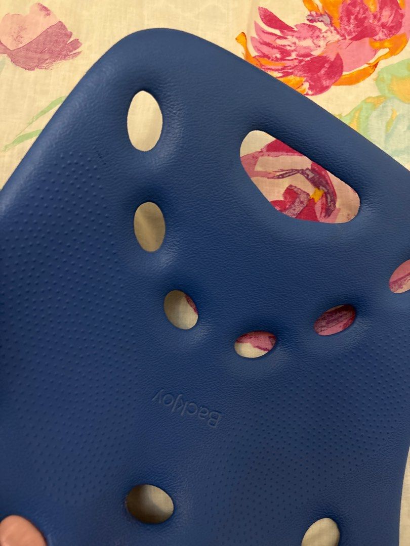 Blue back Joy back sit support (Category: Braces, Support & Protection) located in Santa Cruz. Submitted by Lilyamore (Listing ID 1361556545, Image 3). Description: Negotiable price. But no to very low haggling Bought for 3200 and used very lightly during the pandemic then nastock na after , hence, color may vary.
