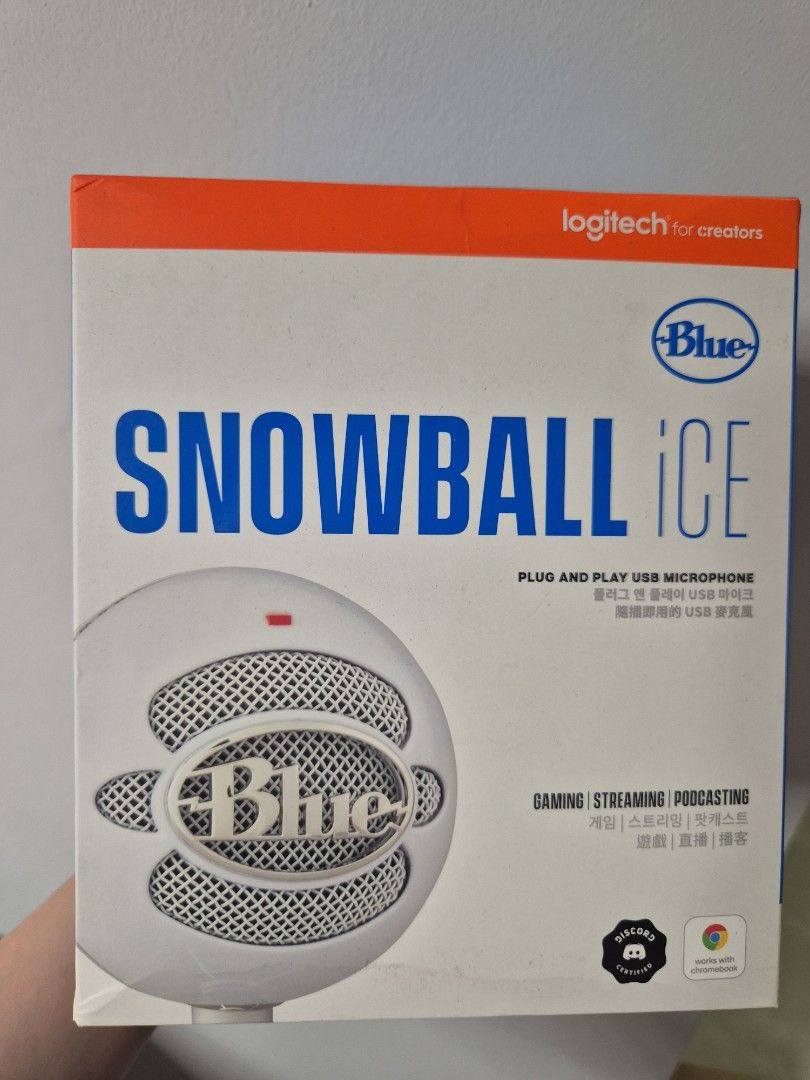 BNIB Logitech Snowball Ice (Category: Microphones) located in Singapore. Submitted by dodososo (Listing ID 1374273480, Image 1). Description: rtp: $99 white for creators and podcasters.