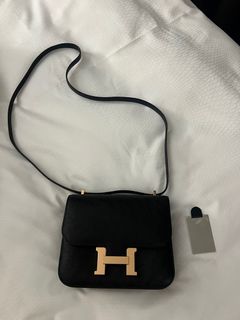 (Category: ) located in . Submitted by shopaholic_declutter (Listing ID 1374290804, Image 1). Description: .